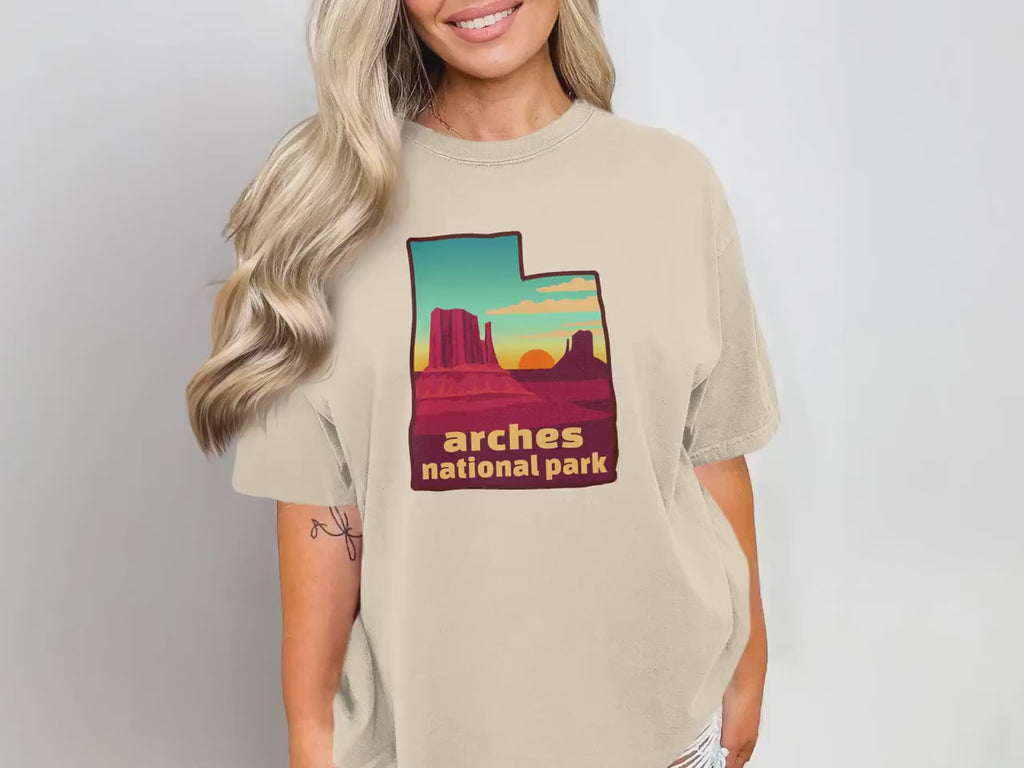 Arches National Park T Shirt, Retro Vintage Utah Tee, Nature Lovers Gift, Scenic Landscape Graphic, Hiking Outdoor Adventure Shirt